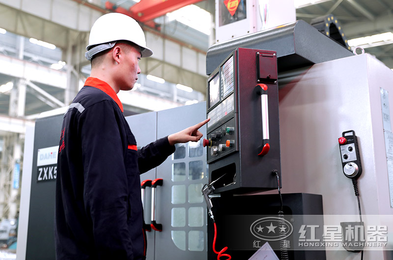 紅星機(jī)器通過(guò)智能數(shù)控操作，質(zhì)量可靠