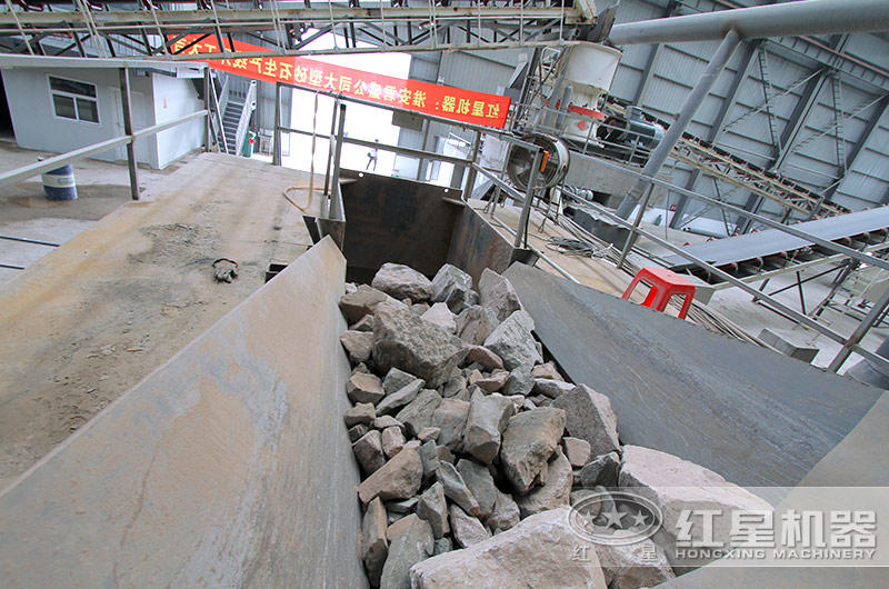 鋼渣破碎加工生產(chǎn)現(xiàn)場