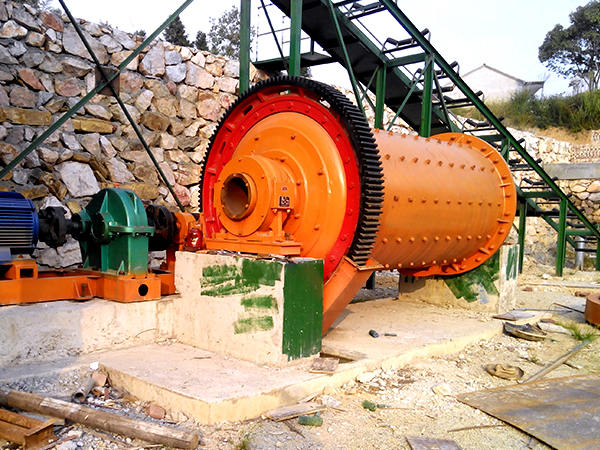 磨礦現(xiàn)場實(shí)拍