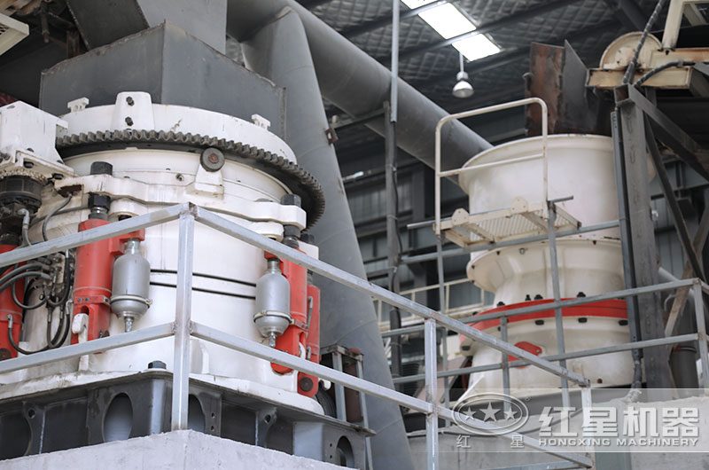 水泥生產(chǎn)線破碎機(jī)器