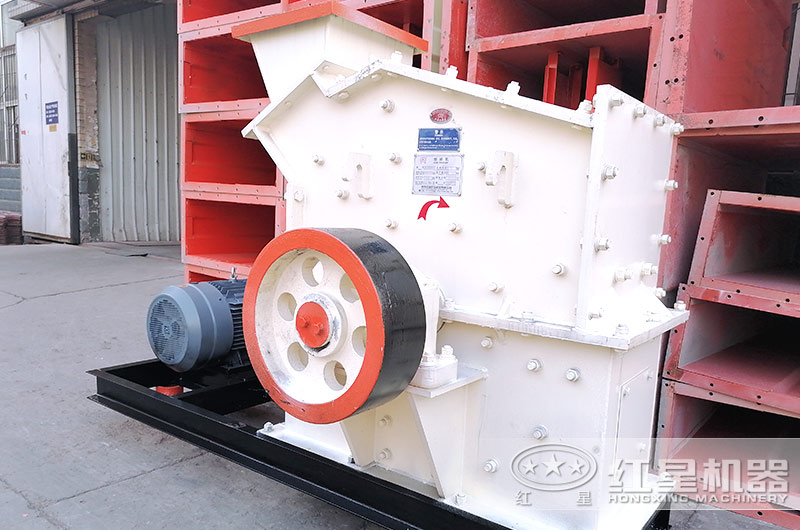 1212小型細(xì)碎機車間照