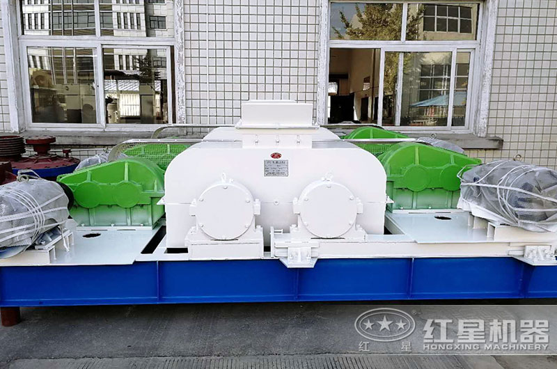 對輥式破碎機(jī)車間現(xiàn)貨 對輥式破碎機(jī)車間現(xiàn)貨