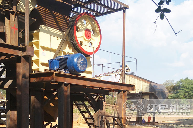 鄂破機(jī)250x400安徽生產(chǎn)現(xiàn)場(chǎng)圖