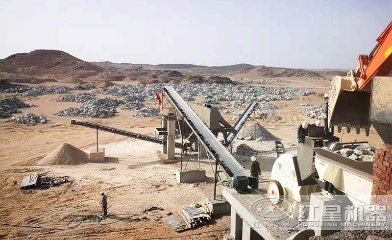 重錘式破碎機(jī)現(xiàn)場