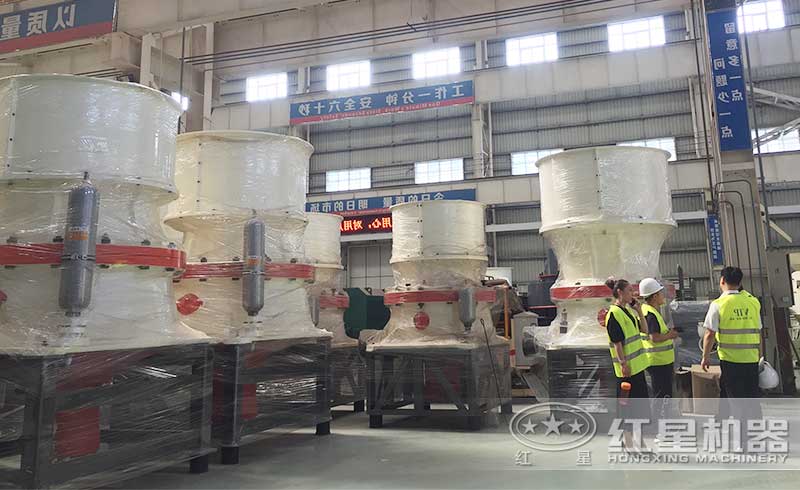 用戶考察圓錐破碎機(jī)