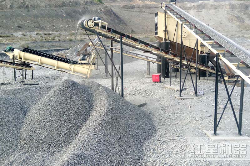 石子破碎生產(chǎn)線現(xiàn)場