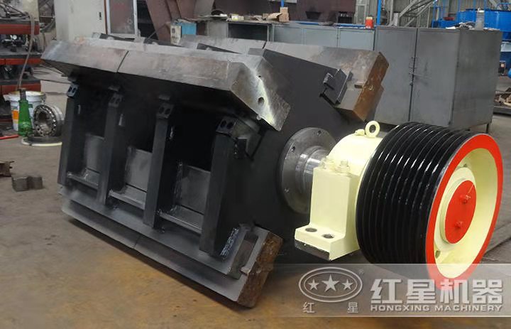 反擊式破碎機轉(zhuǎn)子及板錘