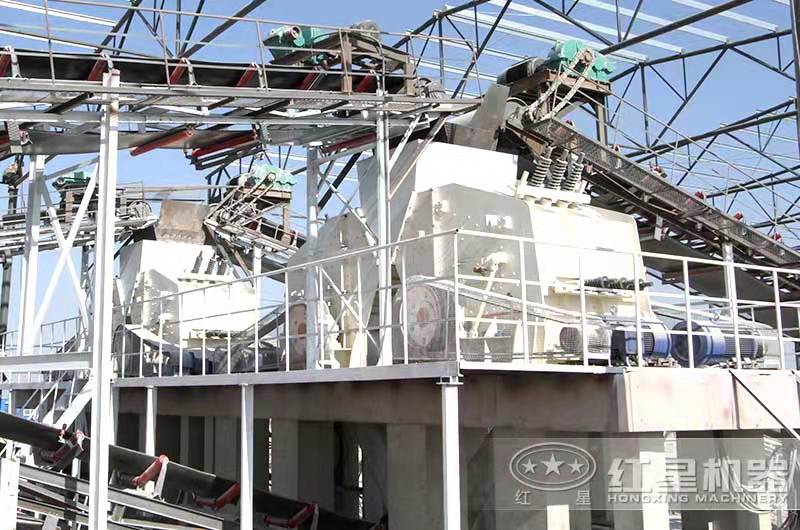 大型反擊破作業(yè)現(xiàn)場