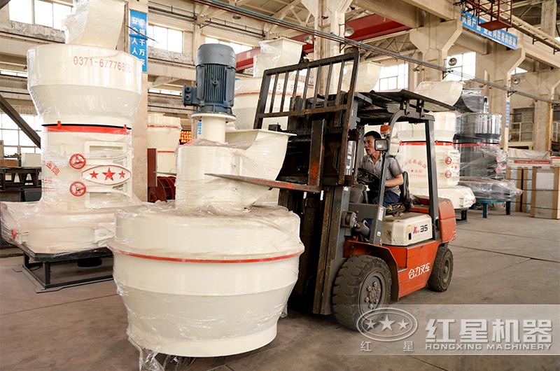 紅星工作人員進(jìn)行發(fā)貨前裝機(jī)