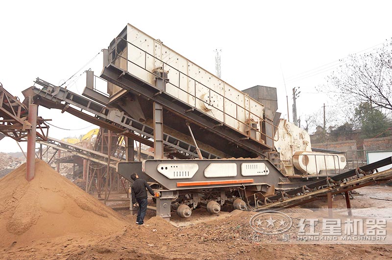 輪胎移動建筑垃圾破碎機(jī) 輪胎移動建筑垃圾破碎機(jī)