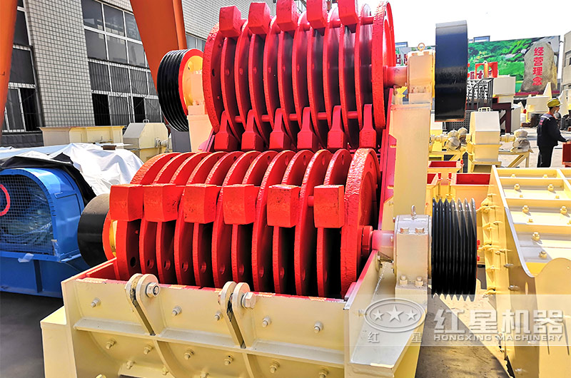 紅星機器雙級粉碎機內(nèi)部實拍