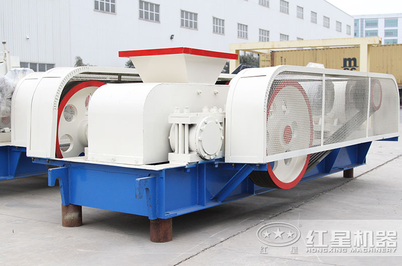 鐵礦對(duì)輥破碎機(jī)實(shí)拍