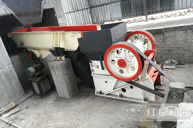 顎式破碎機應用現(xiàn)場實拍