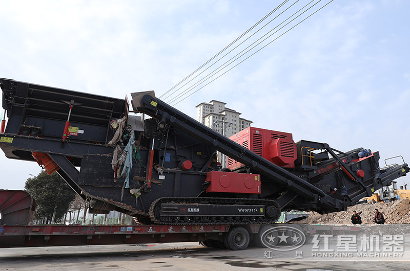節(jié)能型移動(dòng)破碎站轉(zhuǎn)場(chǎng)中