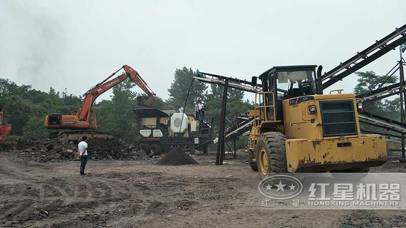 時產(chǎn)150噸煤矸石移動破碎站現(xiàn)場一