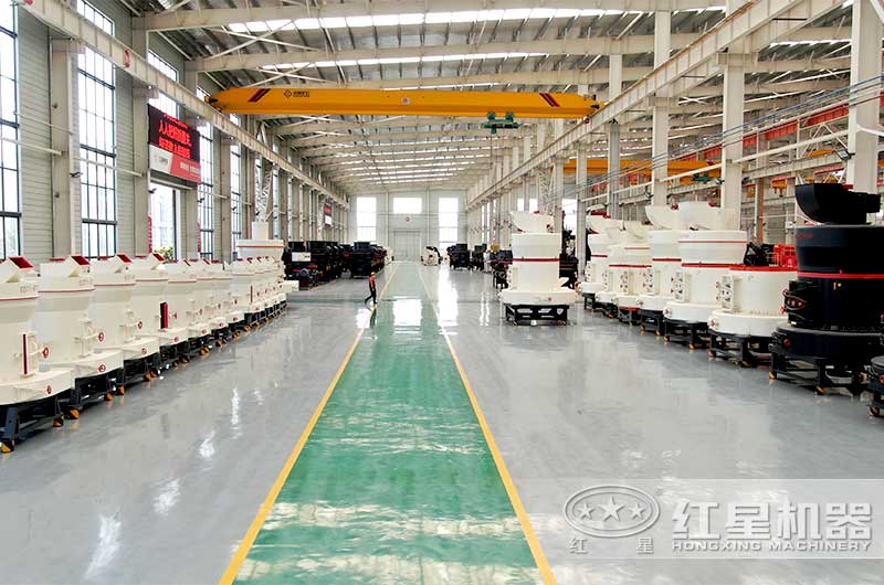 左側(cè)一列小型磨粉機(jī) 左側(cè)一列小型磨粉機(jī)