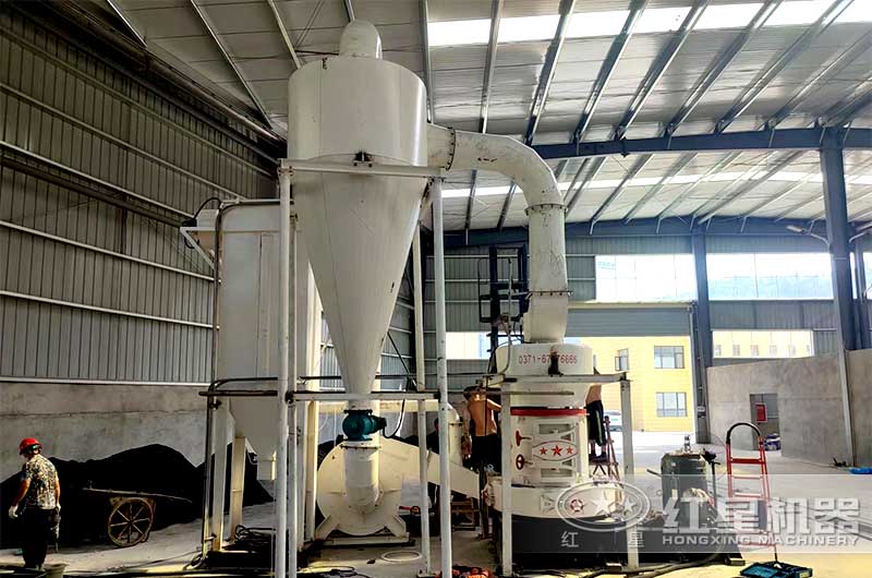 雷蒙磨粉機(jī)安裝現(xiàn)場(chǎng)