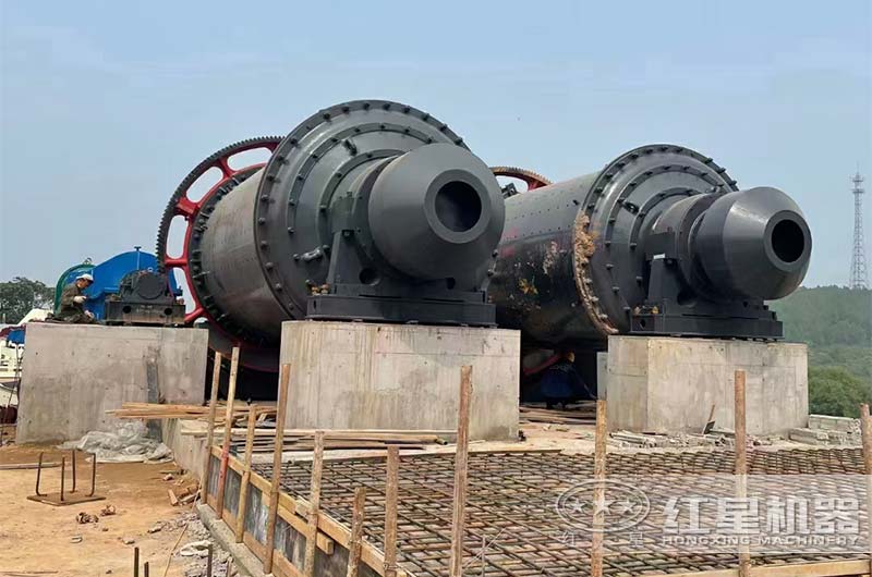 紅星圓錐球磨機(jī)現(xiàn)場