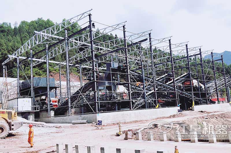 石料場(chǎng)碎石破碎機(jī)現(xiàn)場(chǎng)