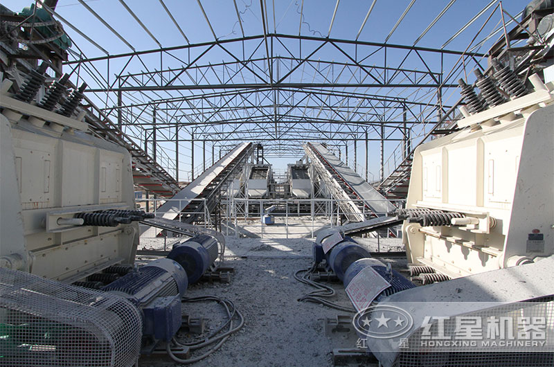 反擊式碎石機(jī)現(xiàn)場