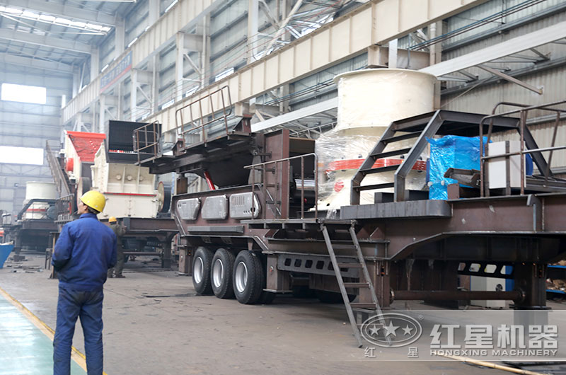 移動圓錘式破碎機(jī)搭載單缸圓錐破