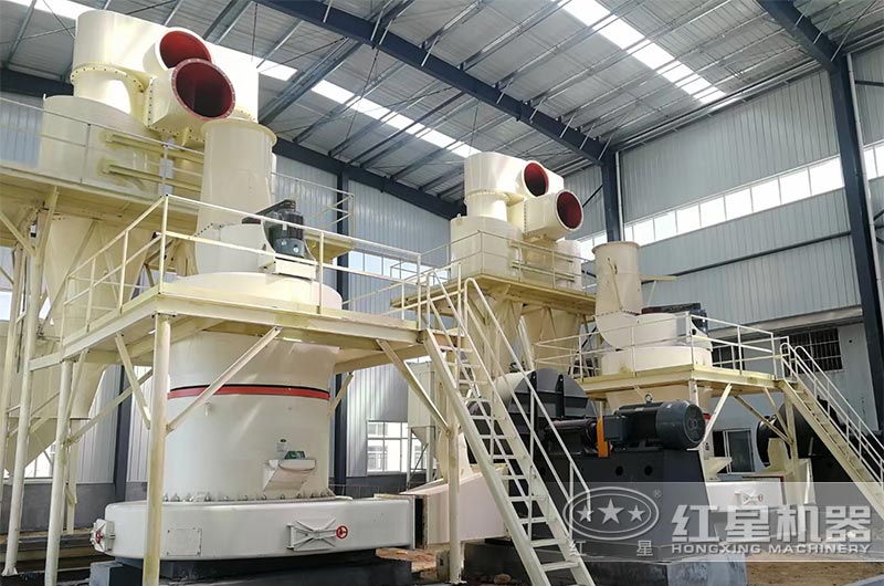 雷蒙磨粉機現(xiàn)場