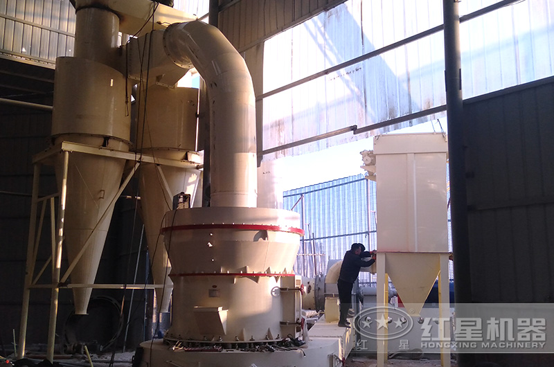 工業(yè)雷蒙機現(xiàn)場實拍