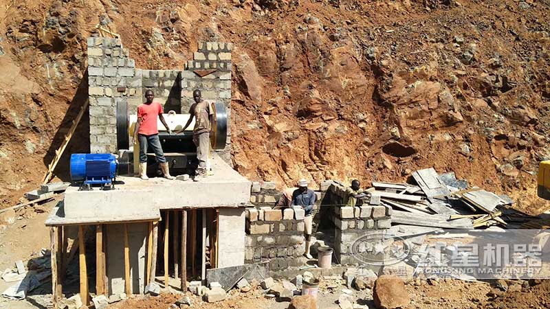 印尼小型碎石機(jī)安裝現(xiàn)場(chǎng)