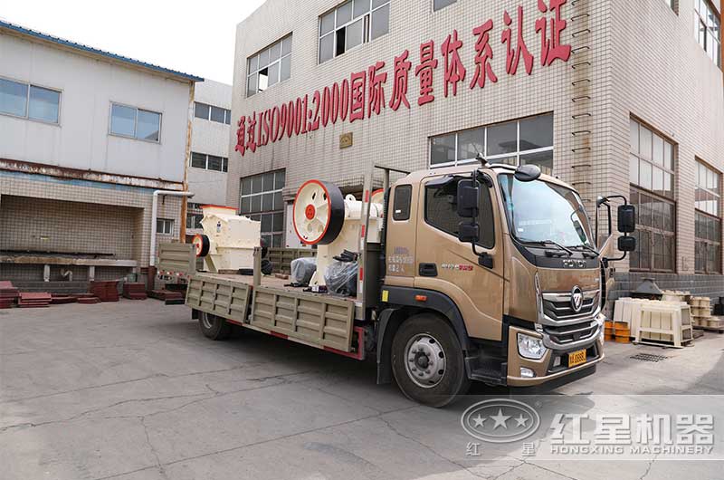 小型顎式破碎機(jī)移動(dòng)也很方便
