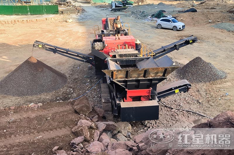 移動(dòng)式破碎站建筑垃圾破碎現(xiàn)場