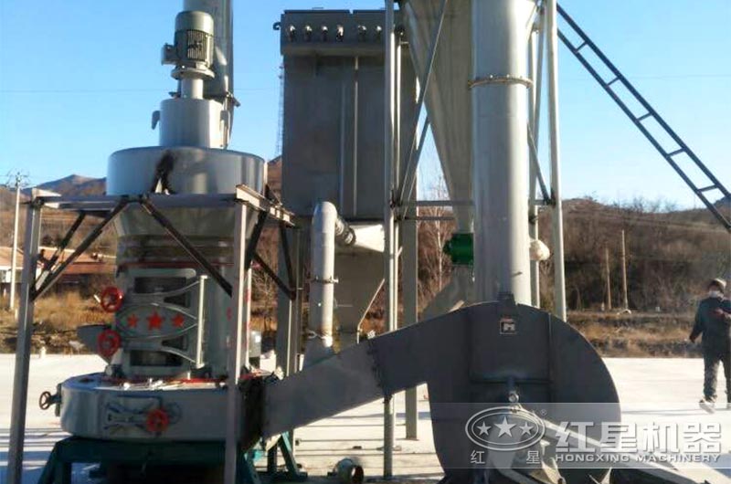 雷蒙磨機(jī)現(xiàn)場(chǎng)實(shí)拍一