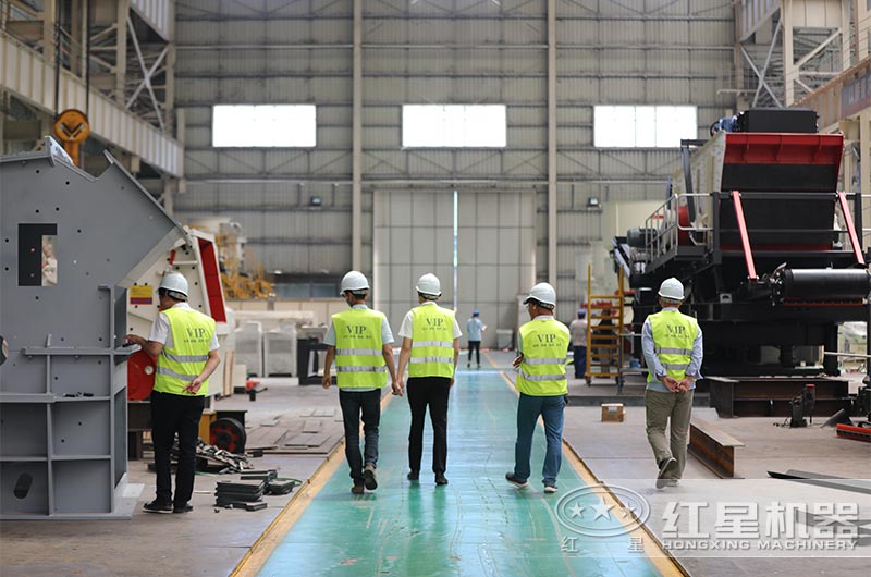 客戶參觀紅星機(jī)器設(shè)備生產(chǎn)車間