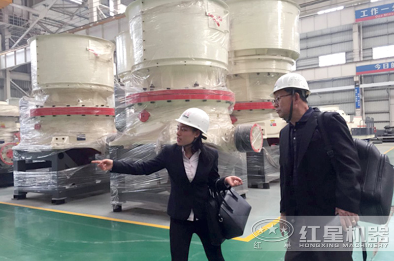 圓錐破碎機(jī)車間 圓錐破碎機(jī)車間