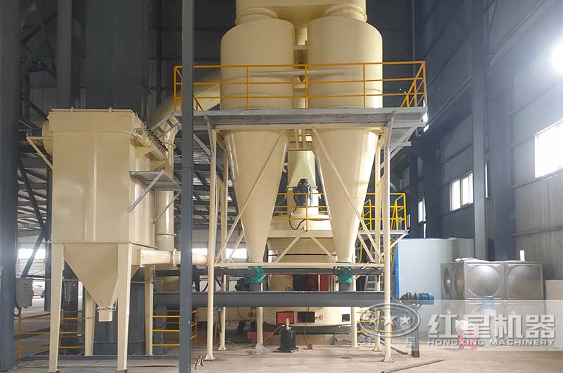 雷蒙磨粉機現(xiàn)場