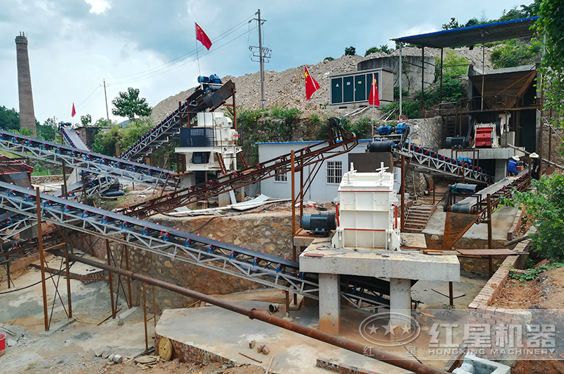 反擊破與HVI制砂機(jī)破碎制砂現(xiàn)場