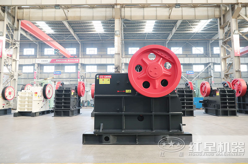 煤矸石粗碎顎式破碎機(jī) 煤矸石粗碎顎式破碎機(jī)