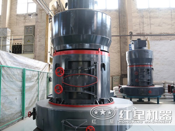 輝綠巖雷蒙磨粉機(jī)多少錢(qián)一臺(tái)？