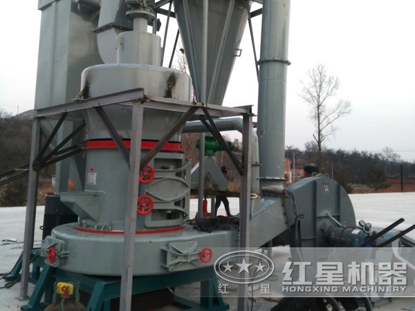 超細(xì)磨粉機(jī)現(xiàn)場(chǎng)作業(yè)圖 超細(xì)磨粉機(jī)現(xiàn)場(chǎng)作業(yè)圖