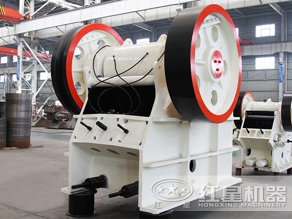 320x1000破碎機(jī)廠區(qū)