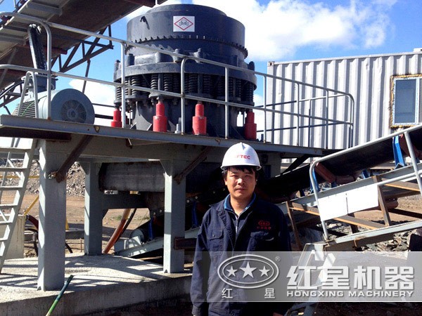 PYB600、900圓錐破現(xiàn)場作業(yè)圖