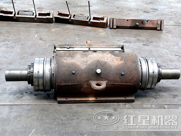 PE型顎式破碎機偏心軸