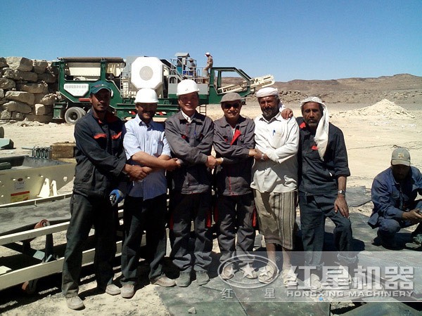 時(shí)產(chǎn)200噸的移動(dòng)破碎站現(xiàn)場(chǎng)圖