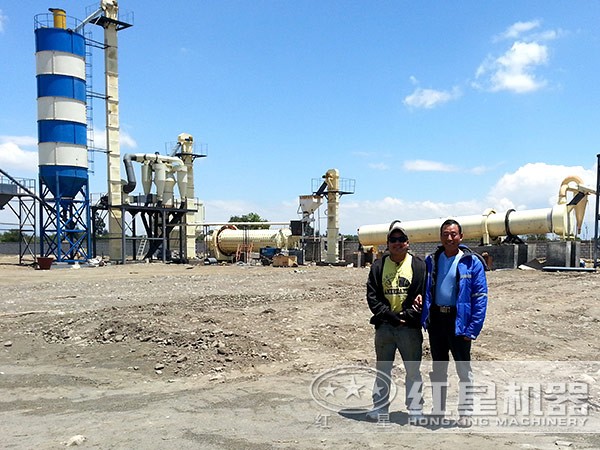 選礦生產(chǎn)線現(xiàn)場作業(yè)圖