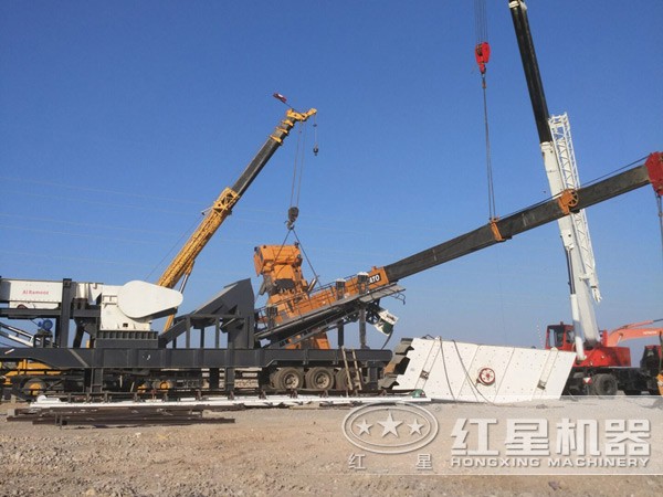 半移動式破碎站----客戶現(xiàn)場 半移動式破碎站----客戶現(xiàn)場
