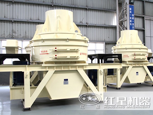 時(shí)產(chǎn)100噸風(fēng)化石制砂機(jī)