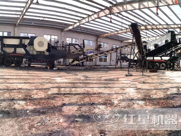 青石移動破碎站現(xiàn)場作業(yè)圖