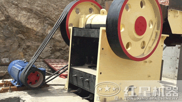 顎式破碎機(jī)運(yùn)行時