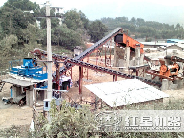 破碎生產(chǎn)線全套設(shè)備現(xiàn)場(chǎng)圖