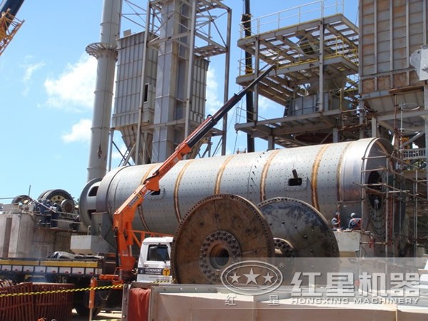 大型水泥球磨機(jī)客戶現(xiàn)場