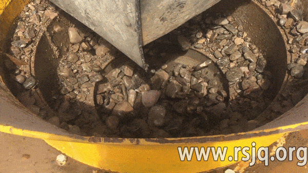 圓錐破碎機(jī)破碎鵝卵石 圓錐破碎機(jī)破碎鵝卵石